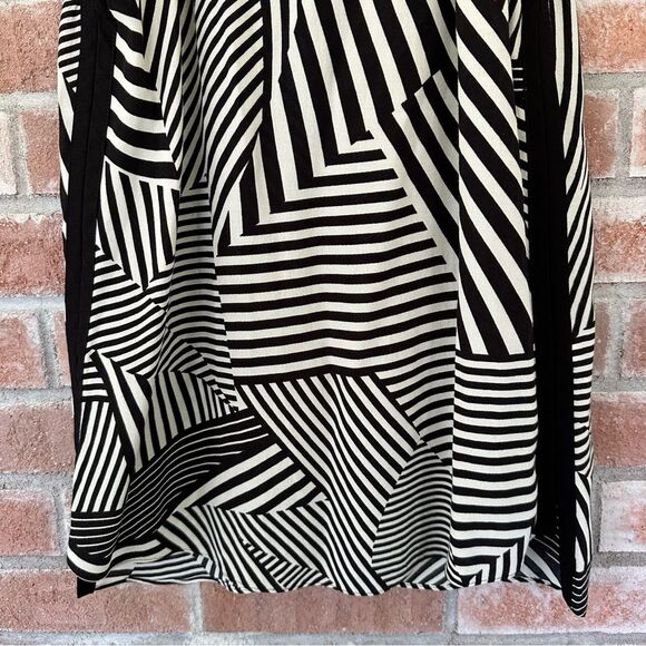 Zara Abstract Striped Tie Back Tank Top NEW Women’s XS Black White - Picture 3 of 9